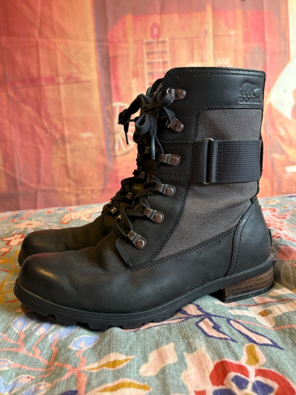 Sorel Emelie Conquest Lace Waterproof Boots – Black – Size 7